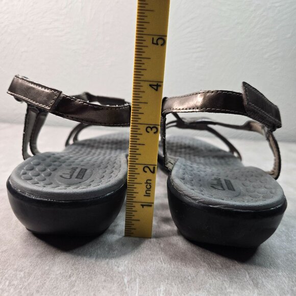 Clarks Open Toe T Strap Sandals Sz 11 Bronze Flat Casual Walking Strappy Comfort - Picture 4 of 13